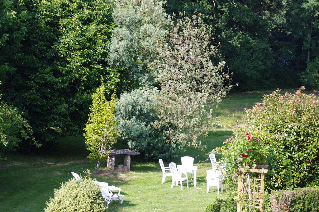 Hotel Le Roudou Fouesnant Bagian luar foto