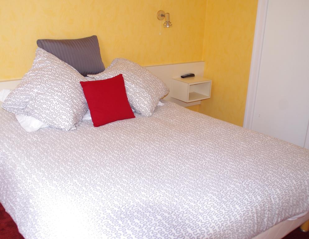Hotel Le Roudou Fouesnant Bagian luar foto