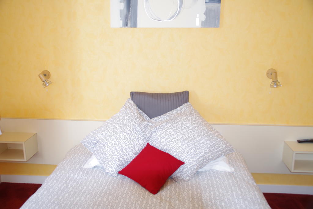 Hotel Le Roudou Fouesnant Bagian luar foto