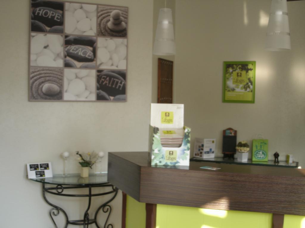 Hotel Le Roudou Fouesnant Bagian luar foto