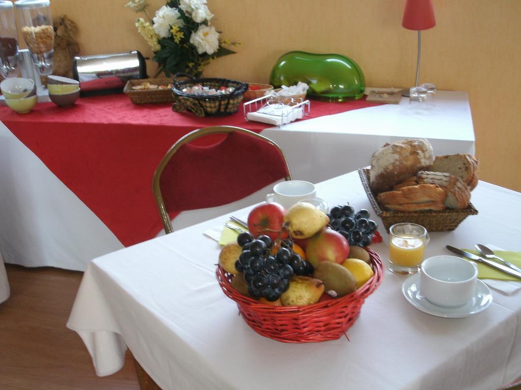Hotel Le Roudou Fouesnant Bagian luar foto