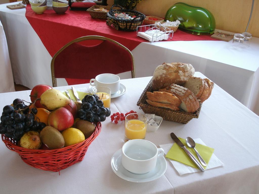 Hotel Le Roudou Fouesnant Bagian luar foto